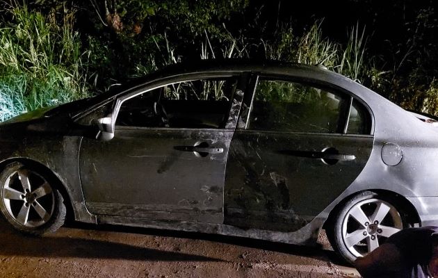 Los cuatro asaltantes fueron capturados cuando viajaban en un auto sedán. Foto: Proteger y Servir