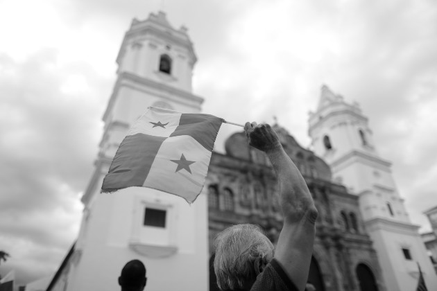 A la patria se le lastima cuando se cometen actos de corrupción, cuando se violentan las leyes y cuando se engaña al pueblo con cantos de sirena. La patria es una catedral que se levanta ladrillo a ladrillo. Foto: EFE.