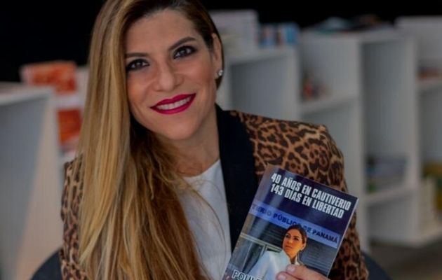 La empresaria Poulett Morales presenta su libro '40 años de cautiverio 143 días en libertad', una edición cargada de revelaciones. Foto: Cortesía