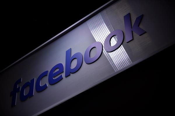  Facebook también eliminará las plantillas de más de 1,000 millones de caras de usuarios. EFE 