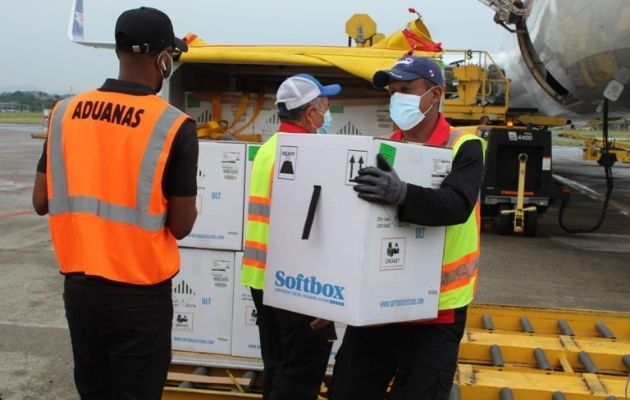 Nuevo lote de vacunas de la farmacéutica Pfizer. Foto: Cortesía