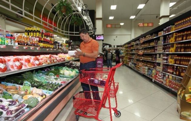 Consumidores ya sienten el aumento en el costo de algunos alimentos. Foto: Archivo