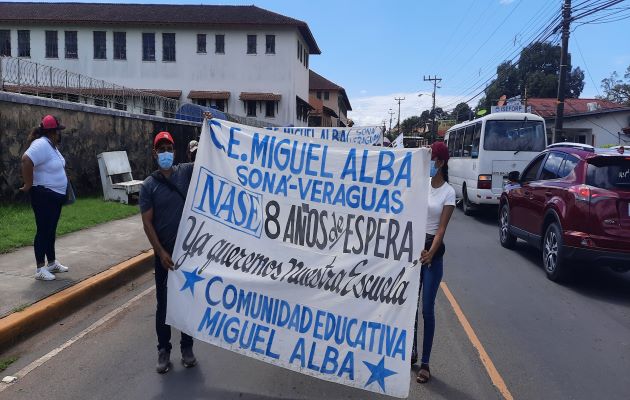 La población tiene 12 años esperando que se culmine la construcción de ese centro de enseñanza. Foto: Melquiades Vásquez