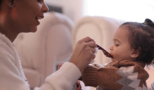 La alimentación complementaria debe ser progresiva. Foto: Ilustrativa / Pexels