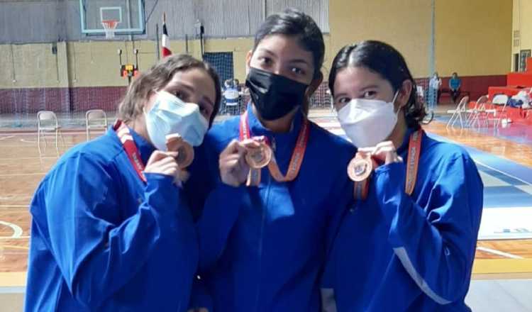 Las medallistas panameñas tras la ceremonia de premiación. Foto: Cortesía