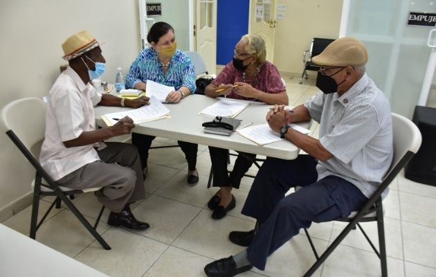 Los adultos mayores recibirán atención psicológica, terapia ocupacional y fisioterapias. Foto: Cortesía