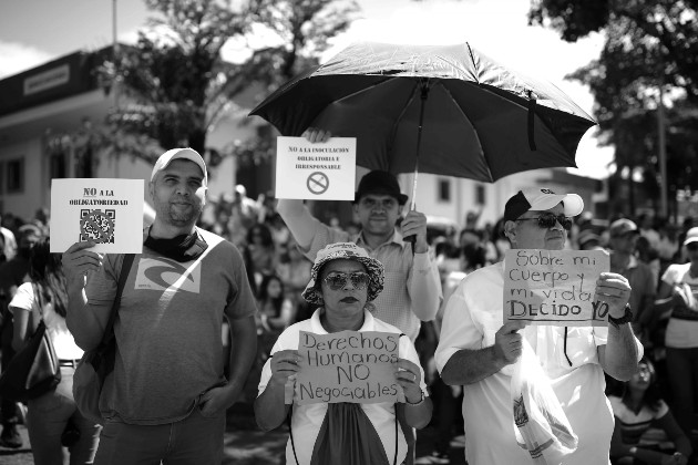 Protesta en Costa Rica por la obligatoriedad de la vacuna, medida que calificaron de 