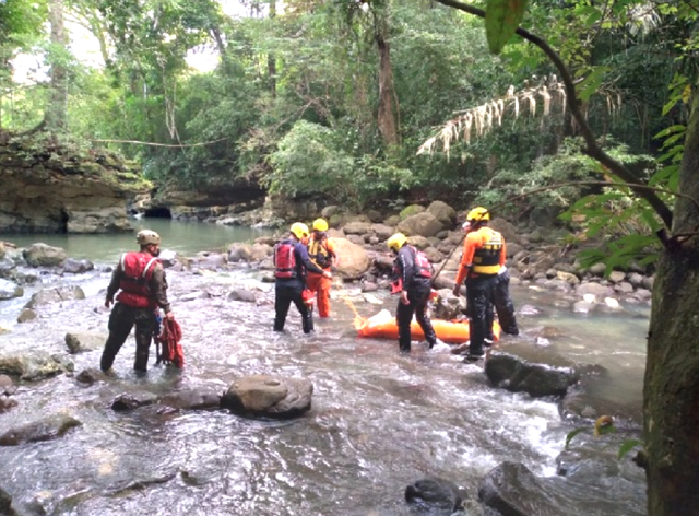 Operaciones de búsqueda en la Cueva de Bayano. Foto: Sinaproc