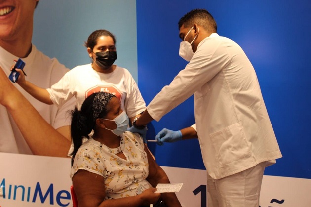 Hasta este martes, en Panamá se han aplicado 5,985,388 dosis de vacunas contra covid-19 tanto de Pfizer como de Astrazeneca. Foto: Cortesía Minsa