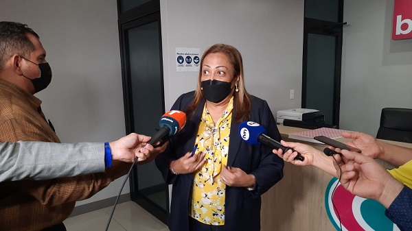 Ceila Peñalba, representante legal de los 15 diputados.