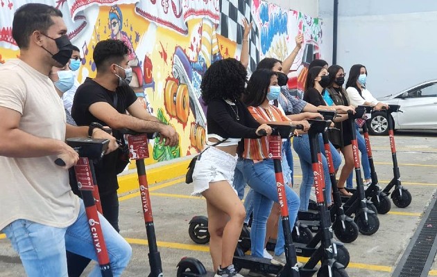 Muchos ciudadanos ven el scooter como un transporte favorable. Foto / Chiva Scooters.