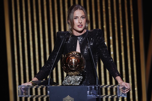 Alexia Putellas ganadora del Balon de Oro femenino. Foto:EFE