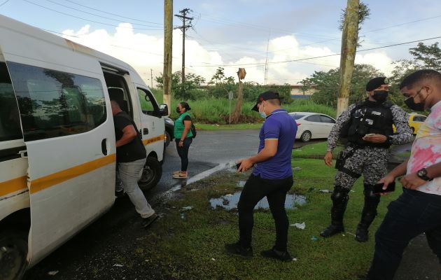 La multa aplicada por las Casas de Justicia para los infractores se acoordó en $10.00, ya que a lo largo del año se han efectuado campañas sobre el uso de mascarillas y de la pantalla facial. FOTO: Diomedes Sánchez