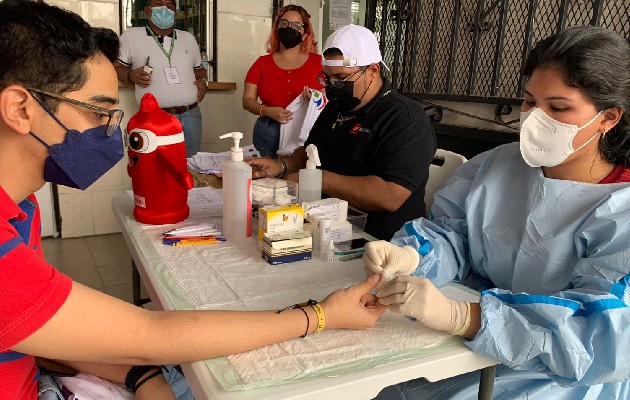El centro de salud de El Chorrillo realizó una jornada de detección temprana de VIH con la aplicación de pruebas rápidas. Foto: Cortesía Minsa