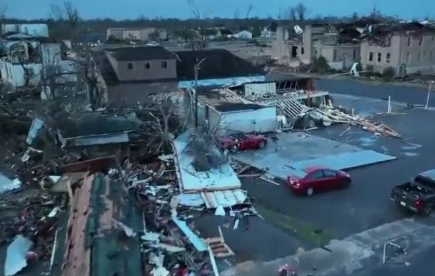 Varios estados fueron golpeados por alrededor de 30 tornados que dejaron a su paso una estela de devastación. Foto: Redes sociales