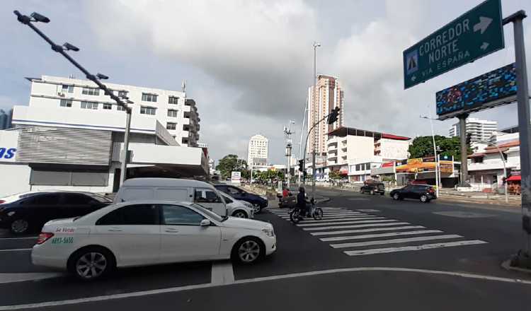 En el cruce con Vía Porras iniciará la ampliación con carriles exclusivos para MiBus. Foto: Archivo