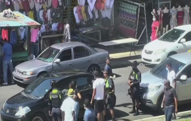 Los momentos de preocupación quedaron grabados en los videos captados por el Centro de Operación Regional, que coordinó con la Policía Nacional, la ayuda para el desesperado padre. Foto. Diomedes Sánchez