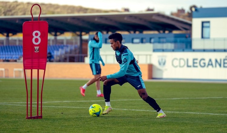Édgar Yoel Barcenas ya entrena con el equipo. Foto:@leganes