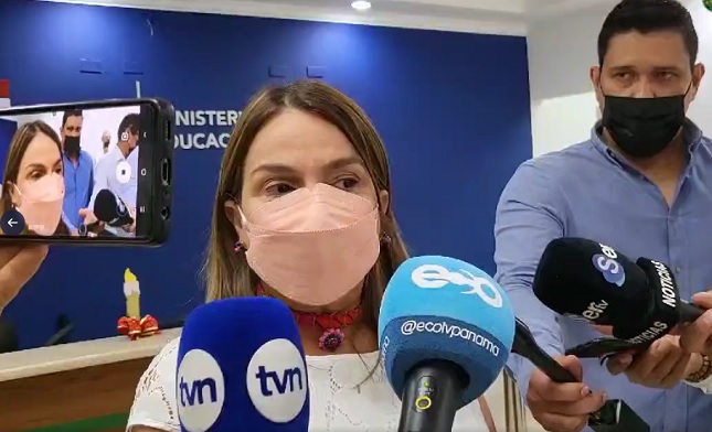 La ministra Maruja Gorday de Villalobos dijo que se están verificando todas las alternativas con el Minsa para seguir promoviendo la vacunación contra la covid-19. Foto: Redes Sociales