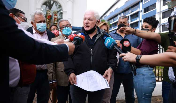 Ricardo Martinelli, Alejandro Pérez, Virgilio Crespo y Amado Arjona, anunciaron acciones penales y civiles contra Foco y Mauricio Valenzuela. Archivo