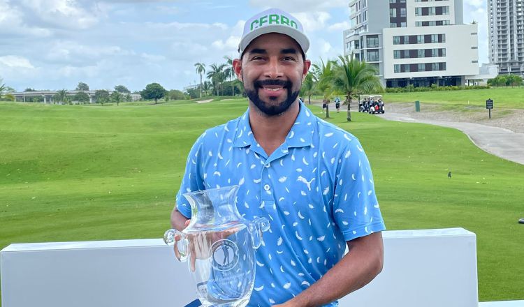 Omar Tejeira, el mejor de la temporada en Apagolf. Foto:Cortesía