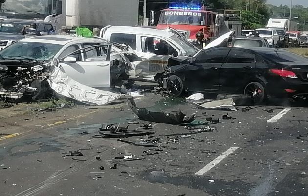 Este accidente ocasionó un severo congestionamiento de vehículos. Foto. Eric Montenegro