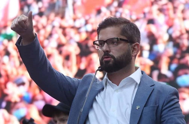 Gabriel Boric se convierte en el mandatario más joven de la historia de Chile. Foto: EFE