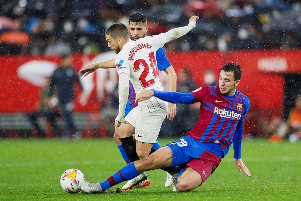 Sevilla y Barcelona empataron 1-1 en la cuarta jornada pendiente de LaLiga. Foto: EFE