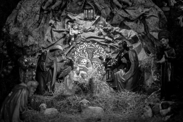 Navidad es un tiempo de alegría, pero también de contemplación de ese pequeño que nació en Belén de Judá, hace dos mil años atrás. Foto: EFE.
