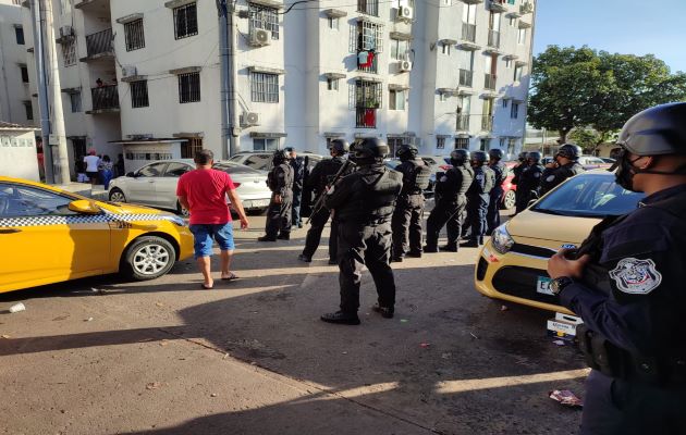 Unidades de la Policía Nacional llegaron a los lugares de las fiestas clandestinas y hechos de violencia. Foto: Cortesía Policía Nacional