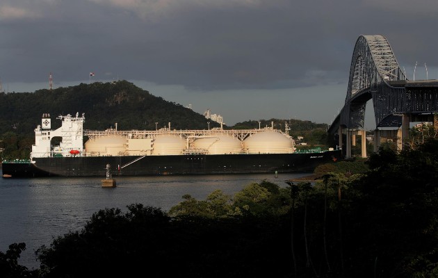  Las toneladas y los tránsitos de buques portacontenedores por el Canal de Panamá crecieron un 10,8 %. Foto: EFE