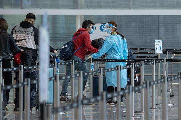 Decenas de vuelos han sido cancelados este lunes en aeropuertos del Sudeste Asiático. EFE