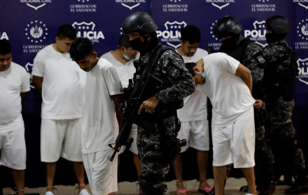 A inicios de noviembre una escalada de homicidios se cobró la vida de más de 40 personas a manos de pandilleros en tres días en El Salvador. Foto: EFE