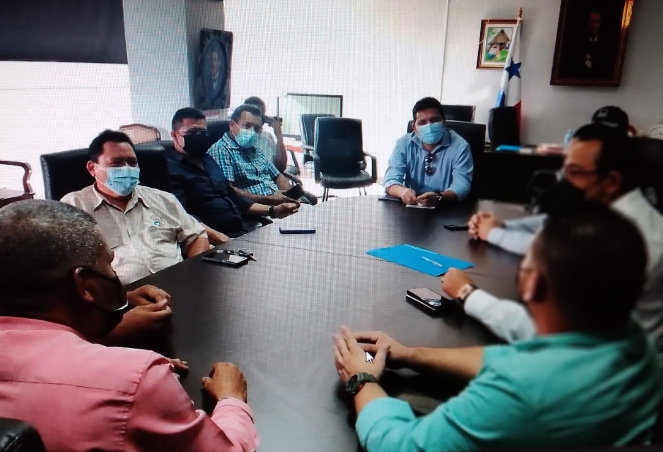 Las autoridades de la provincia se reunieron en la Gobernación. Foto: Thays Domínguez