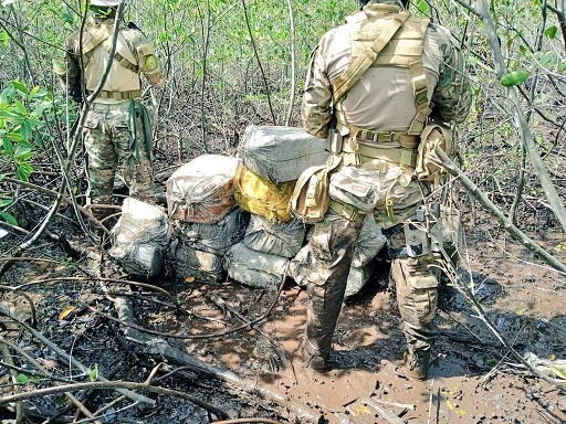 Unos 429 paquetes de drogas fueron encontrados en Río Piedra, distrito de Portobelo. Foto. Diomedes Sánchez 