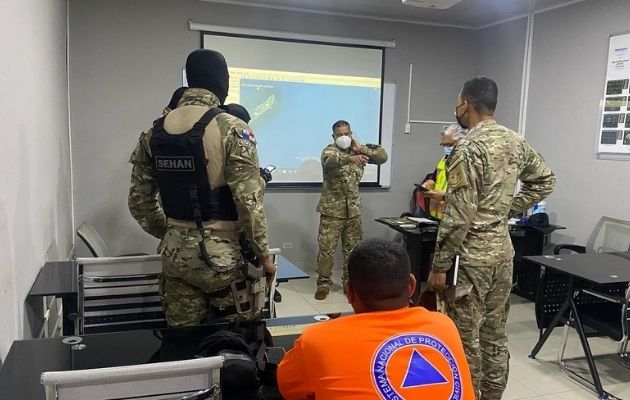 Equipo búsqueda en el Centro de operaciones de emergencia en Panamá Pacífico. Foto: Cortesía