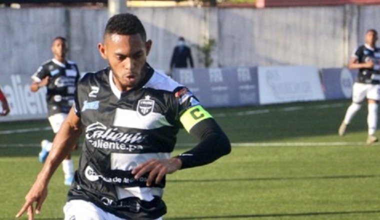 Ismael Díaz deja al Tauro y jugará en Ecuador. Foto: LPF