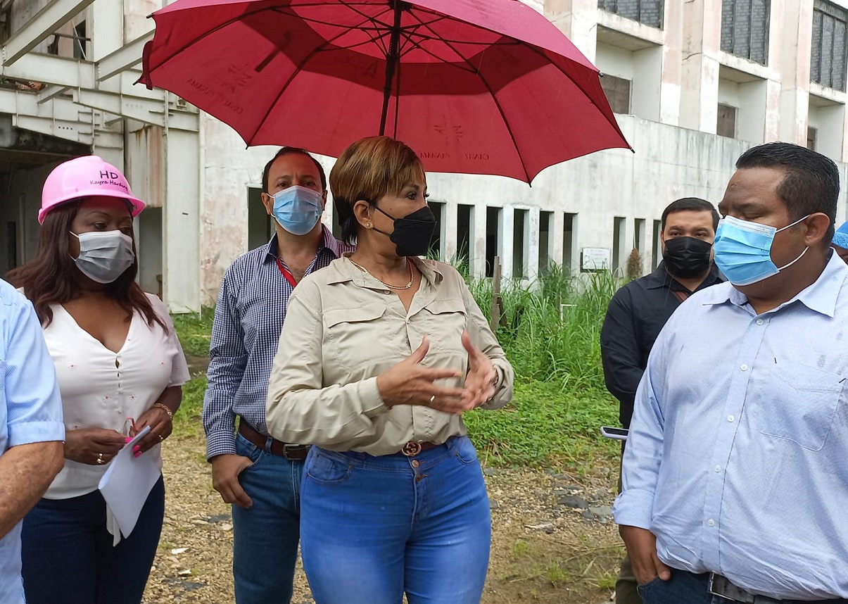 La gobernadora de Colón, Irasema de Dale, se mantiene en cuarentena en su vivienda. Foto: Diomedes Sánchez 