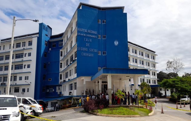La condición de los pacientes se dará a conocer solo a través de la línea telefónica 777-8432 a un solo familiar por paciente, en horario de 11:00 a. m. a 2:00 p. m.; ya que no se les atenderá personalmente. Foto. José Vásquez
