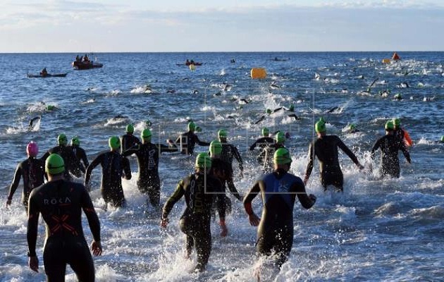 El atleta murió en la prueba de natación. Foto ilustrativa: EFE