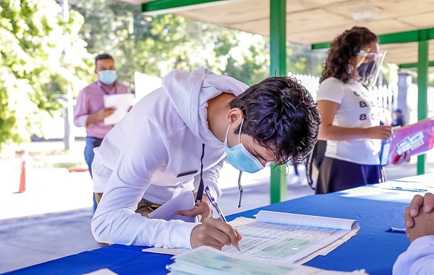 Los estudiantes preseleccionados deberán presentar sus documentos. Foto: Archivo