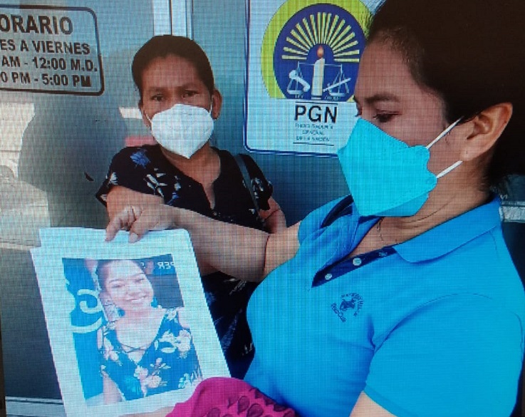 Familiares de la joven Astri Tugri solicitan el apoyo del público para dar con su paradero.  Foto: José Vásquez