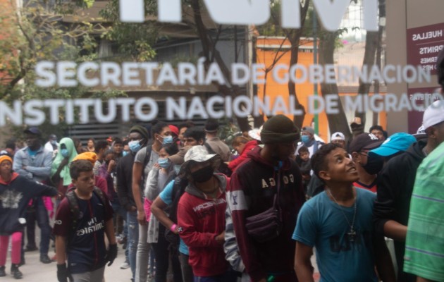 La Comisión Mexicana de Ayuda a Refugiados recibió un récord de 131,488 solicitudes de refugio en 2021. Foto:EFE