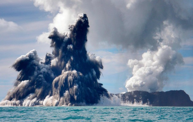 Las costas chilenas fueron azotadas en la tarde de este sábado por un tsunami. Foto:EFE