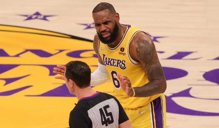 LeBron James de los Lakers. Foto:EFE