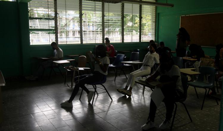 El Ministerio de Educación proyecta la instalación de aula temporales en tres planteles en Panamá Oeste.  Víctor Arosemena