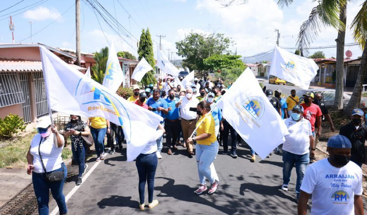 Ayer se realizó una caminata e inscripción en El Tecal de Arraiján. Foto: Cortesía RM