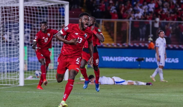 Freddy Góndola (13) selección de Panamá. Foto: Fepafut