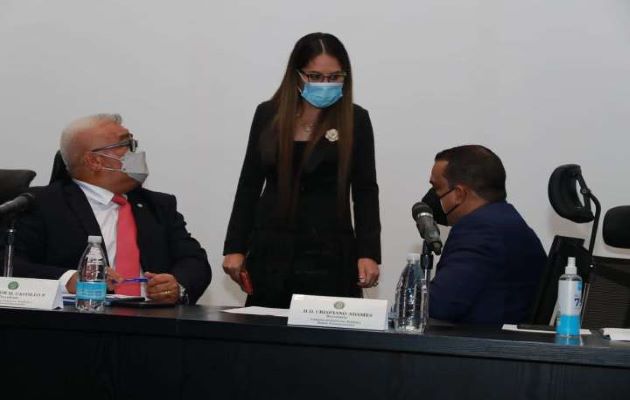 La diputada del PRD mantiene una férrea disputa contra su copartidario Benicio Robinson. Foto: Grupo Epasa