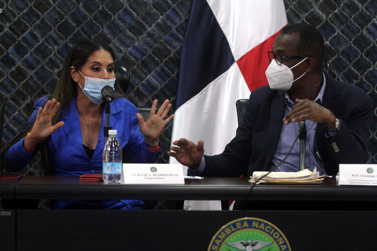 La diputada Zulay Rodríguez presentó una iniciativa para que la ciudadanía acuda a la Asamblea, cuando se sienta afectada por actuaciones de los magistrados. Foto: Víctor Arosemena